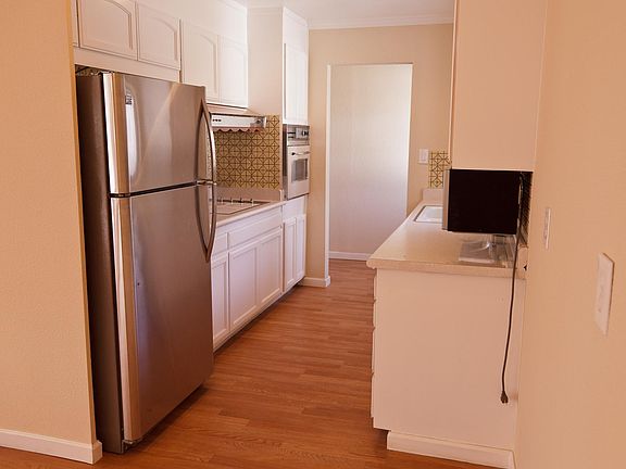3rd image of 1524 Willowbrook Dr