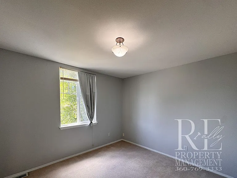 7070 Engine Ln NE — Photo 14