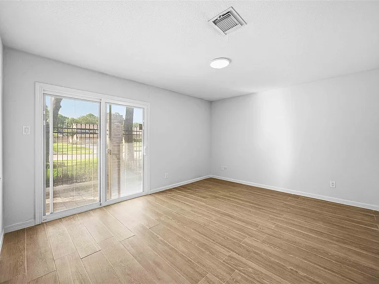 16202 Mill Point Dr — Photo 25