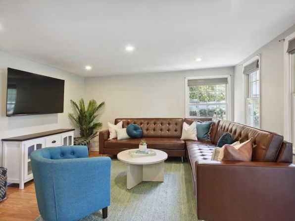 2503 Twin Oaks Ln #A