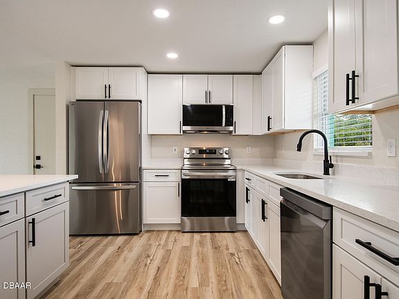 5th image of 156 Bosarvey Dr