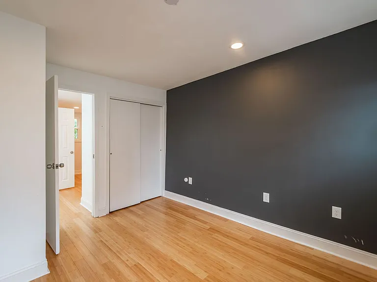 2107 Clymer St — Photo 14
