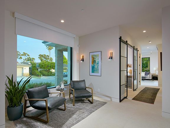 4th image of 521 Angelita Dr