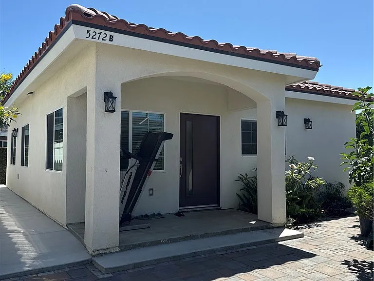 5272 Barcelona Cir — Photo 1