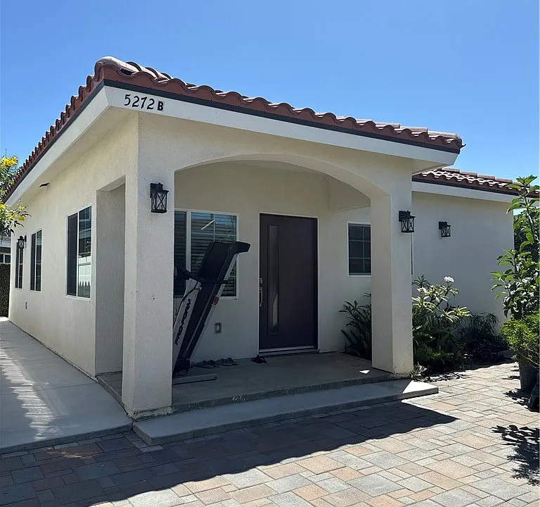 5272 Barcelona Cir