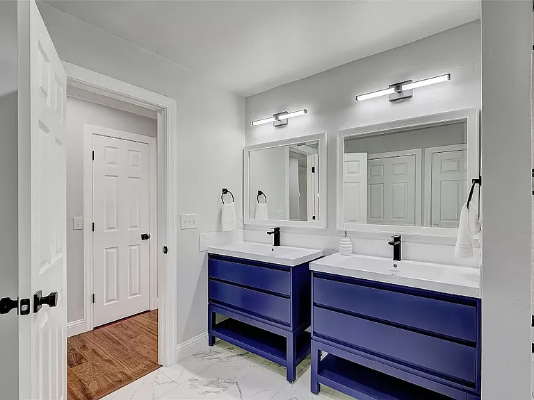 4328 NW 63rd St — Photo 21