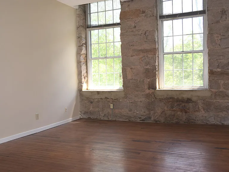 1500 River Mill Dr #305 — Photo 10