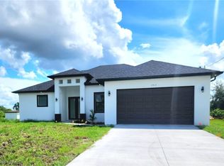 3913 25th St SW, Lehigh Acres, FL 33976
