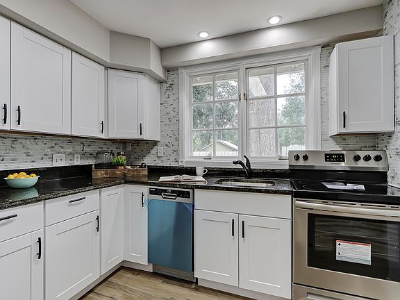 5th image of 5519 Carrin Ln
