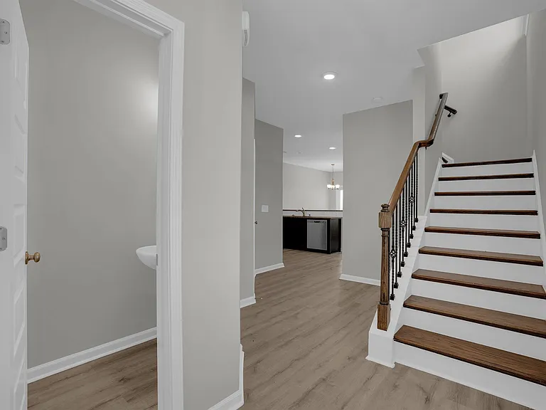 1106 Bergenfield Ln — Photo 5