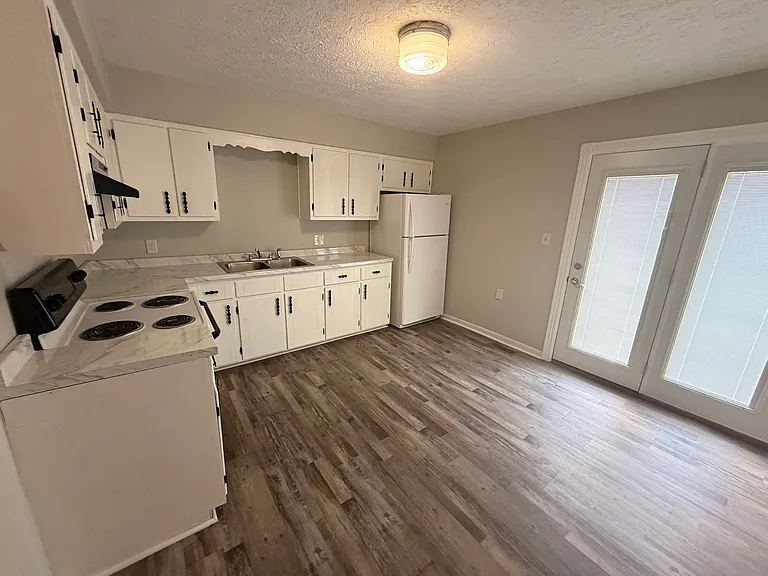 301 Martin St #1 — Photo 4