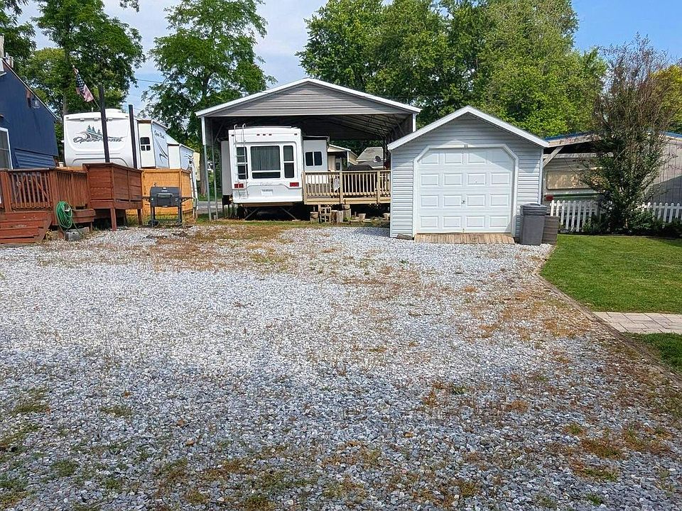 1st image of 42 Chipmunk Cir