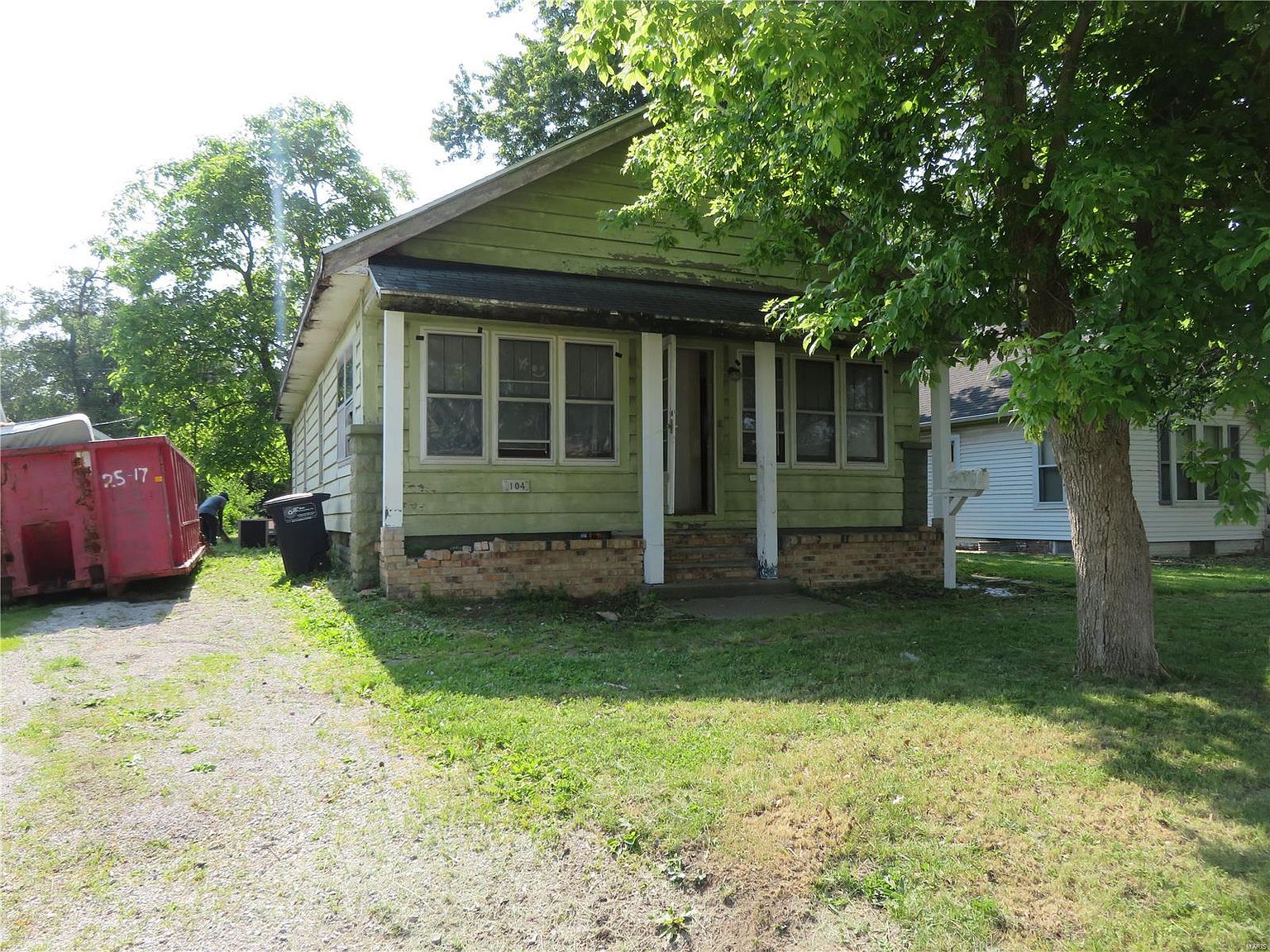 104 Clark St, Pana, IL 62557 Zillow