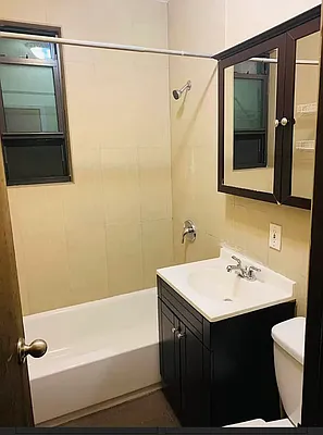 Rented by Voro, LLC | media 8