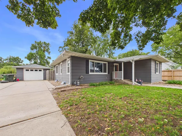 321 W 5th St, Minden, NE 68959