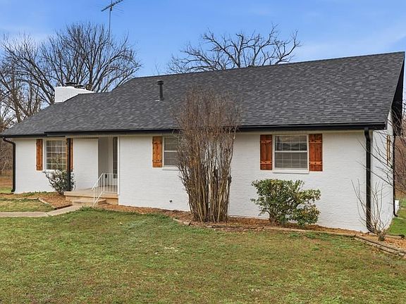 2nd image of 282 Whippoorwill Rd