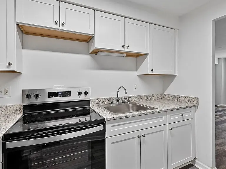 440 Center Ave #2C — Photo 4