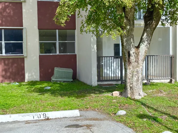 9401 SW 4th St, Miami, FL