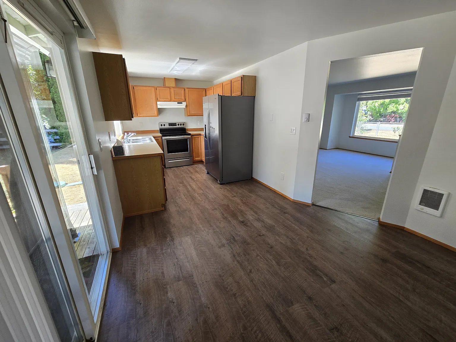 3 bed, 1140 sqft, $2,700 — Photo 4