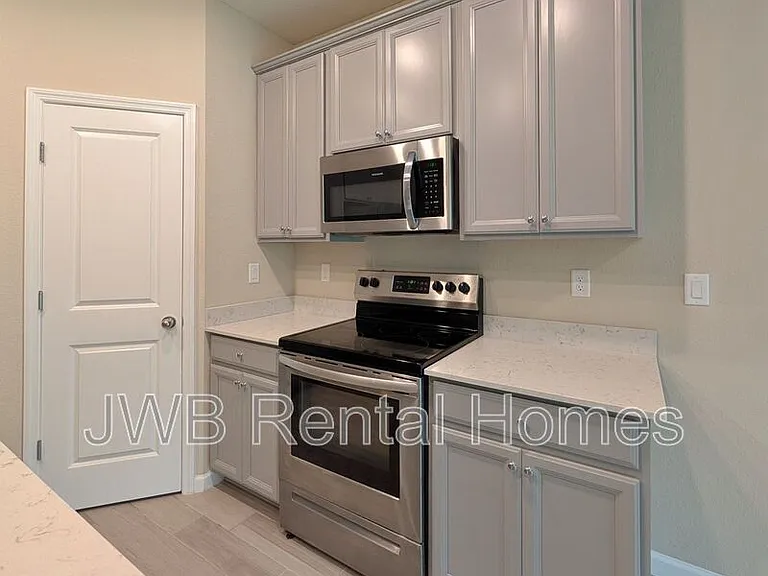 477 Albany Bay Blvd — Photo 4