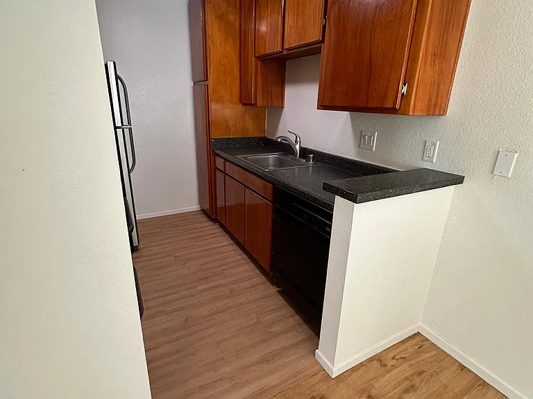 1061 Raymond Ave #304 — Photo 15