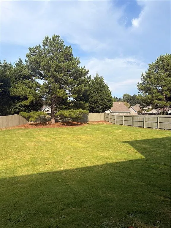 5 bed, 4.0 bath, 3043 sqft, $4,000 — Photo 4