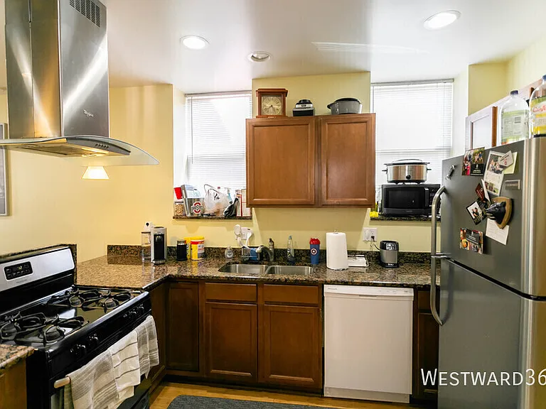 1546 N Mohawk St #3 — Photo 4