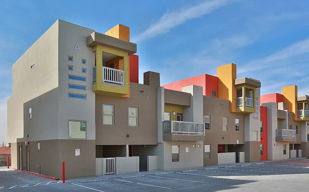 Moderno Village Apartments and Town Homes — Photo 2