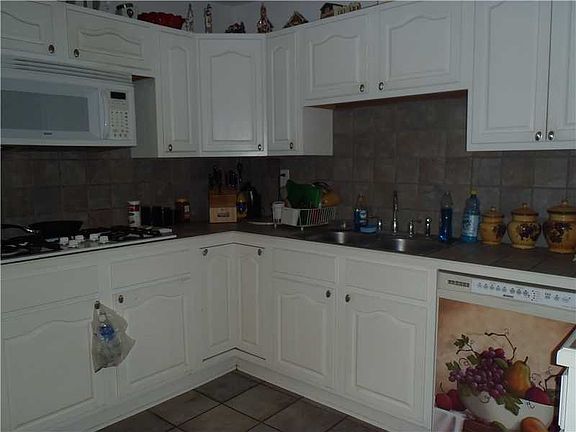 4th image of 4062 W Loyola Dr
