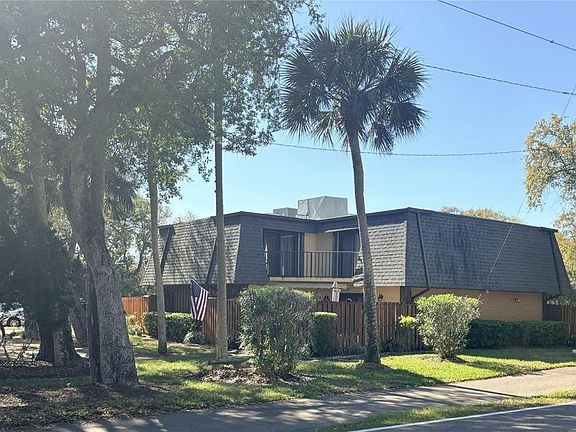 3rd image of 3810 Saxon Dr