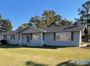 814 Frost St SW, Hartselle, AL 35640