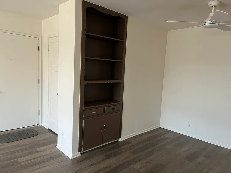 10821 Bloomfield St #5 — Photo 7