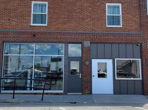 208 1/2 E Franklin St