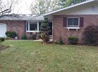 1043 Hampstead Rd, Essexville, MI