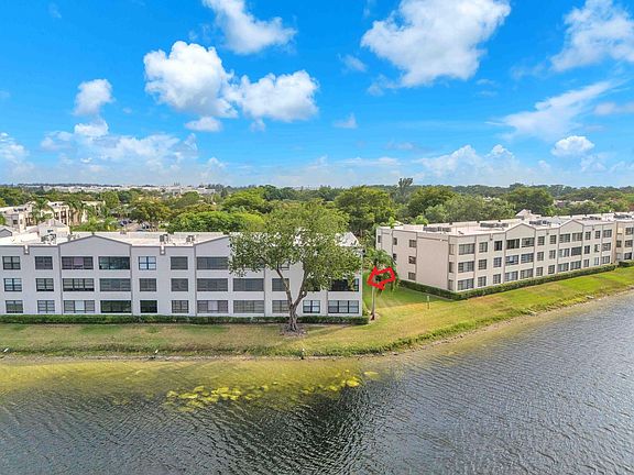4th image of 10448 E Clairmont Circle #201