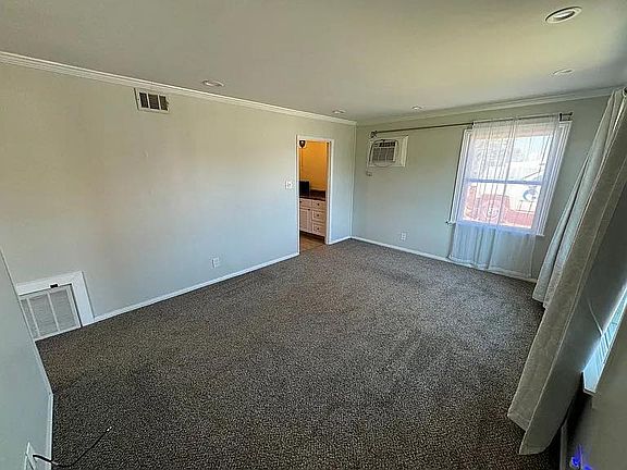 5th image of 110 Gerald Ave Unit 1
