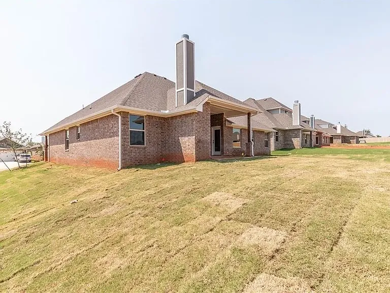 4201 Clevenger Dr — Photo 19
