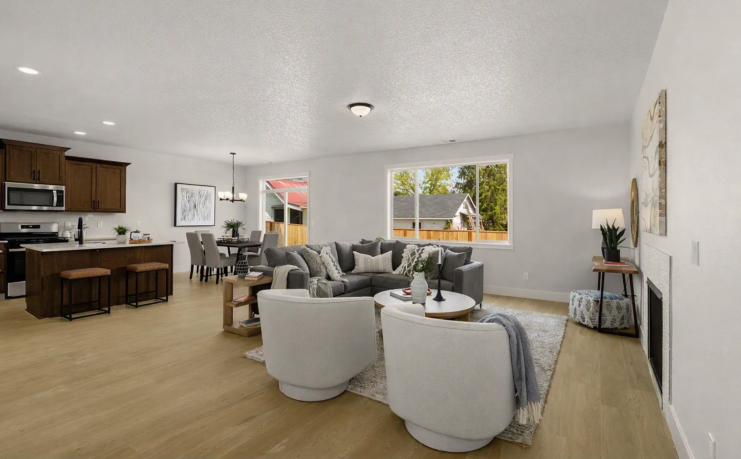 4 bed, 2.5 bath, 2142 sqft, $2,775 — Photo 3