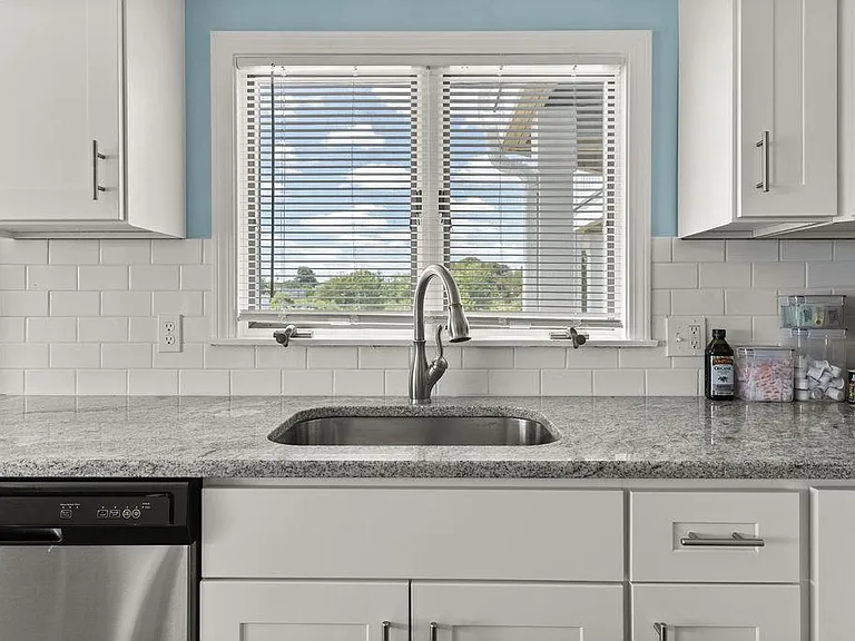 911 Ocean Blvd #7 — Photo 24