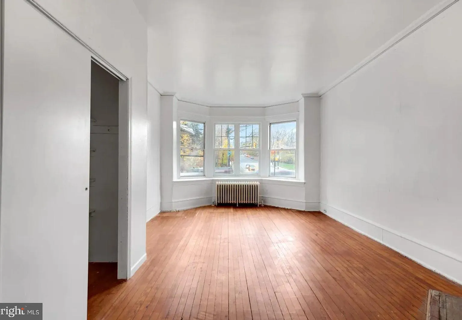 3 bed, 1200 sqft, $1,950 — Photo 1