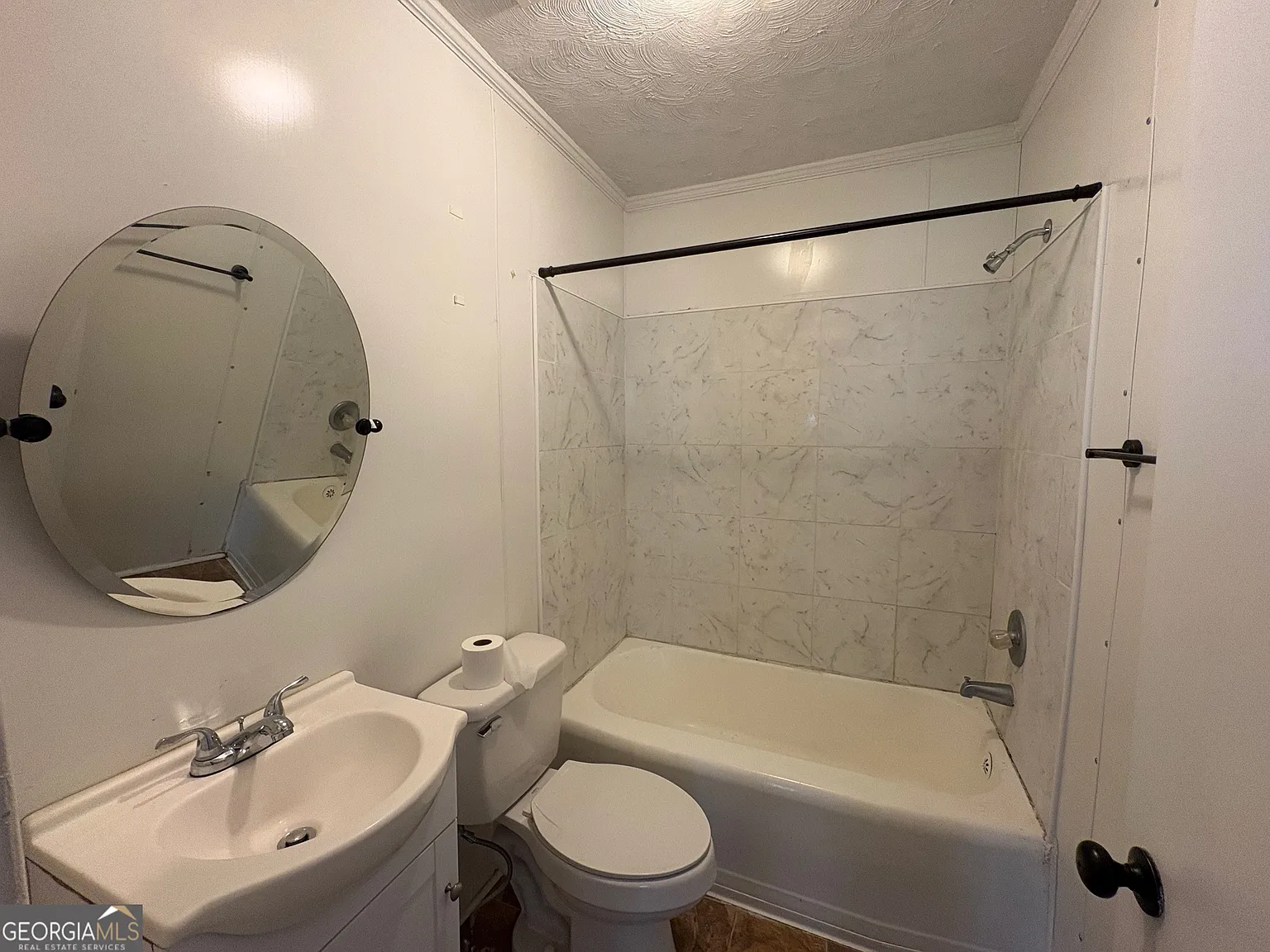 2 bed, 1.0 bath, 768 sqft, $900 — Photo 4