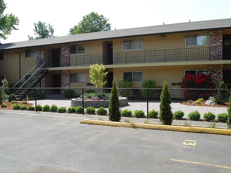 2020-2064 SE Salmon St — Photo 2