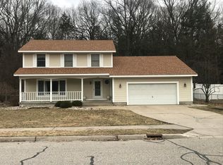 1104 N Sherman St, Ludington, MI 49431