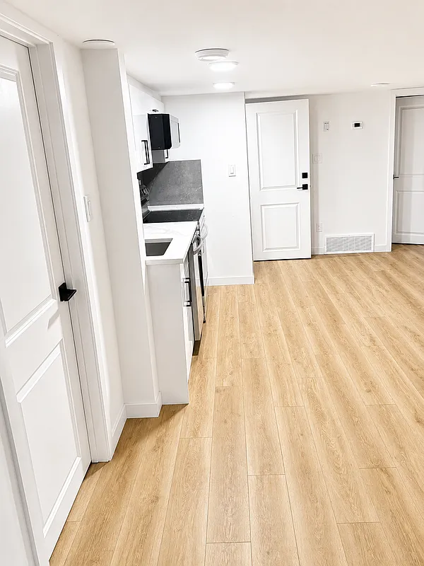 3 bed, 2.5 bath, $2,300 — Photo 2