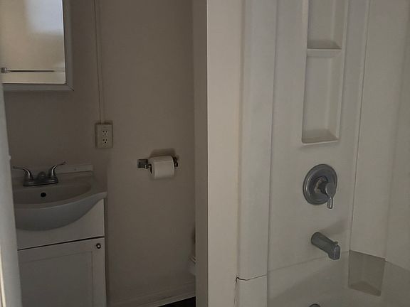 5th image of 3906 Columbia Ave APT 4