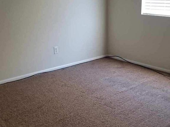 4th image of 2950 Palisades Dr #6