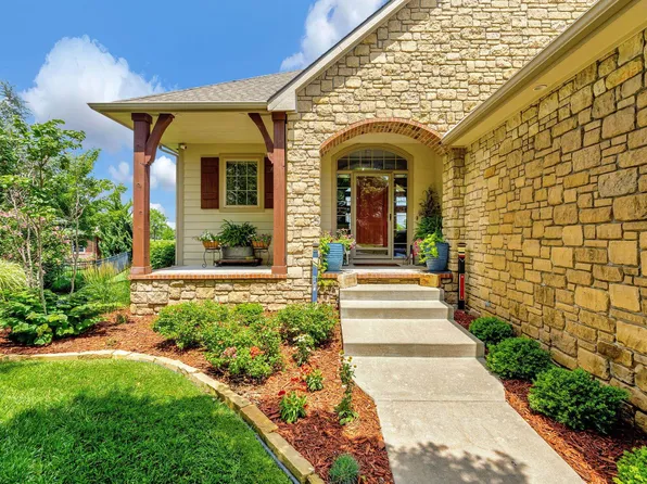 2504 N Sawgrass Ct, Derby, KS 67037