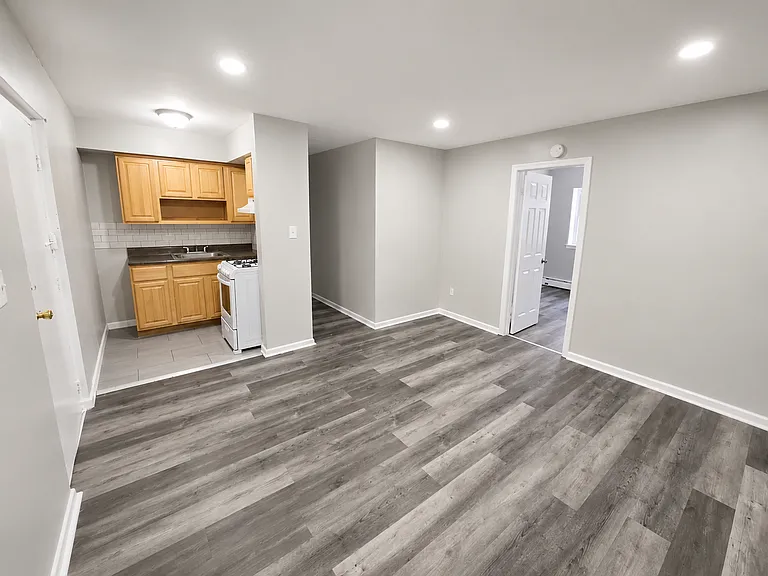 80 Grafton Ave #15B — Photo 1