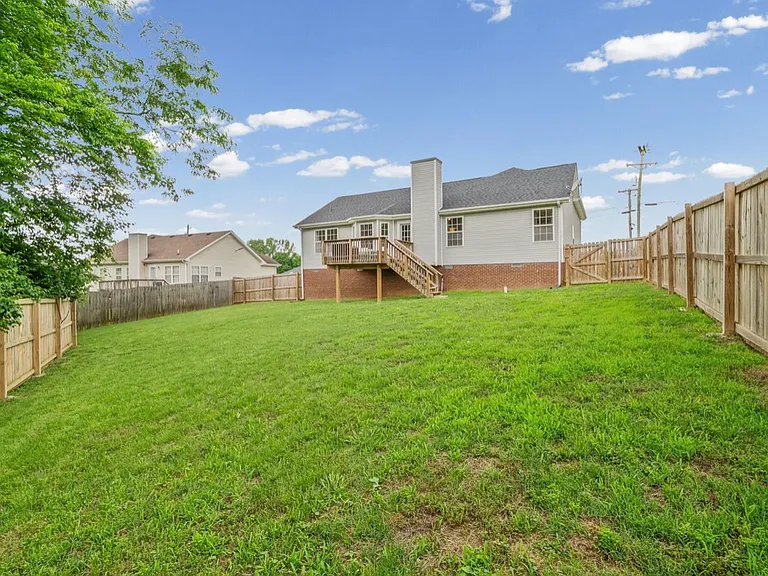 227 Harold Dr — Photo 24