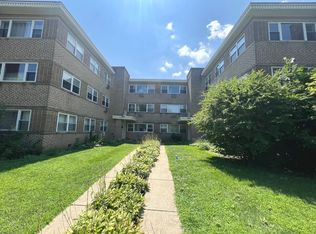 4643 Main St APT 3C, Skokie, IL 60076